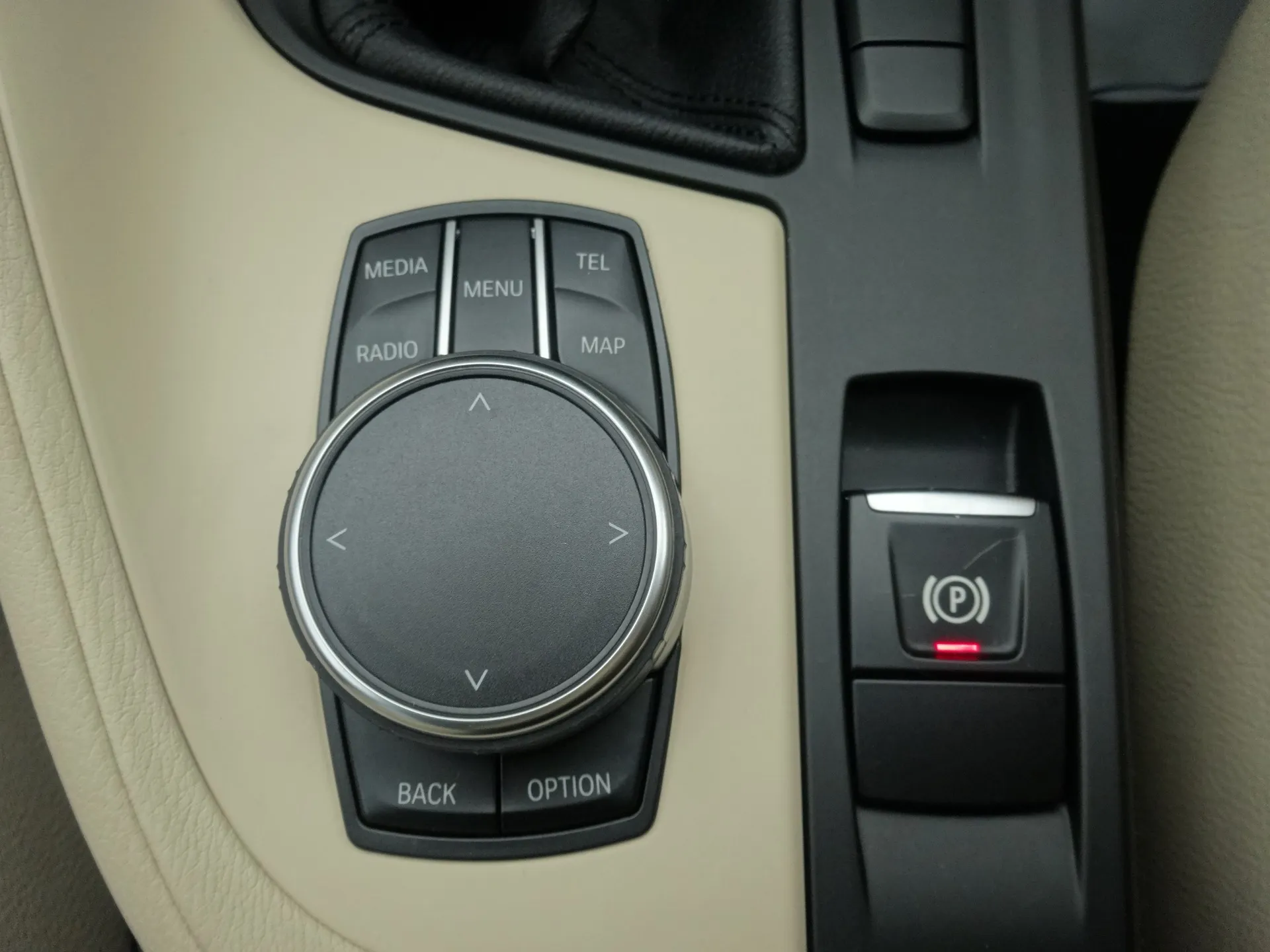 BMW X1 sDrive 18i ファッショニスタ